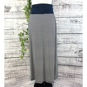 Max Studio Skirt size Medium Navy Blue Ivory Striped Jersey Long Maxi Stretch
